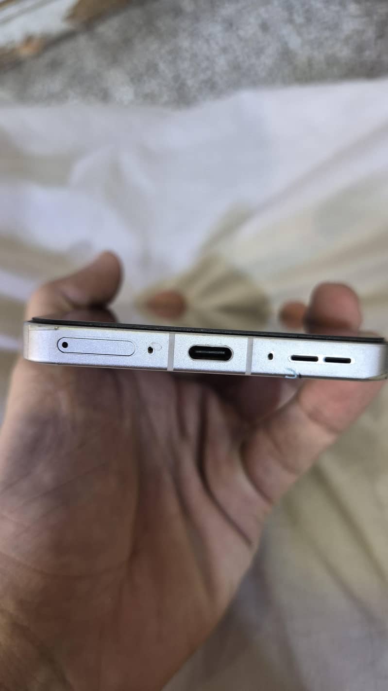 One Plus 13r 5