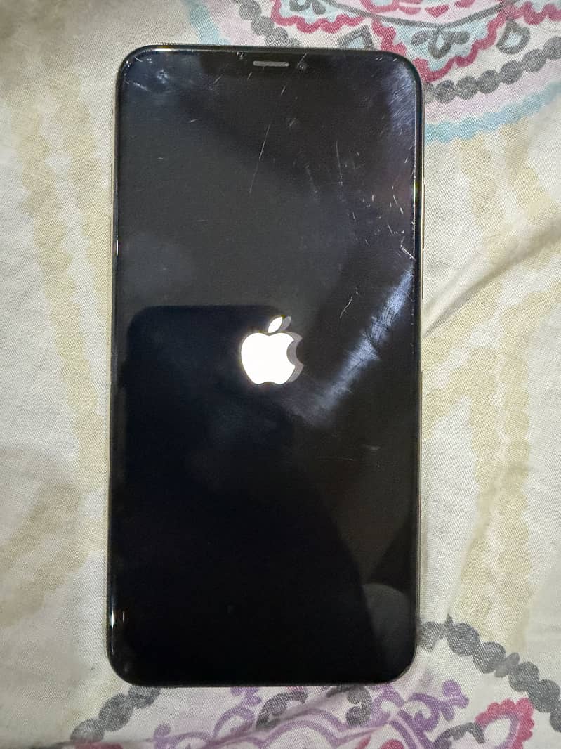 Apple iPhone XS Max 7