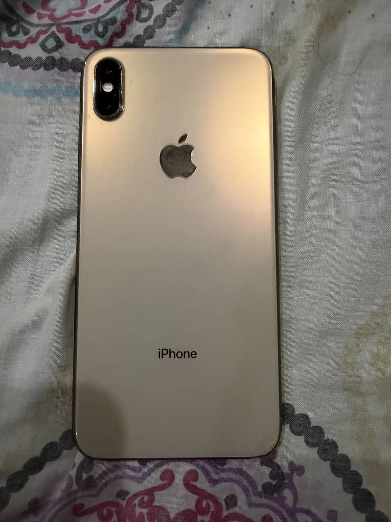 Apple iPhone XS Max 10