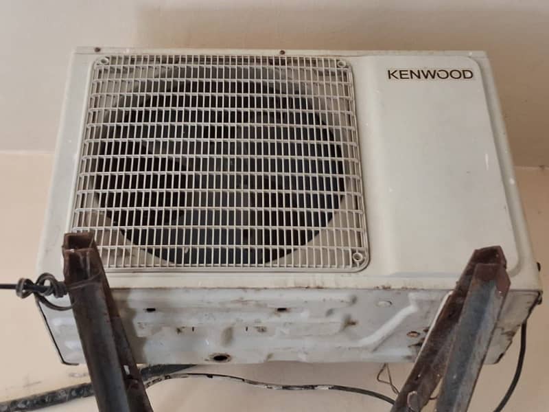 Two AC  unit 1.5 ton 1