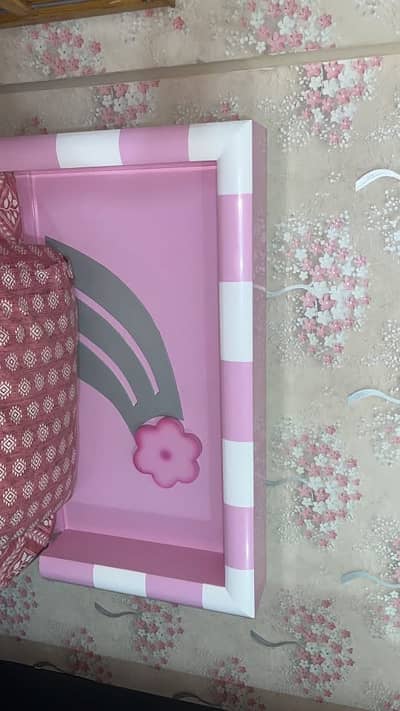 Kids bed and dressing
