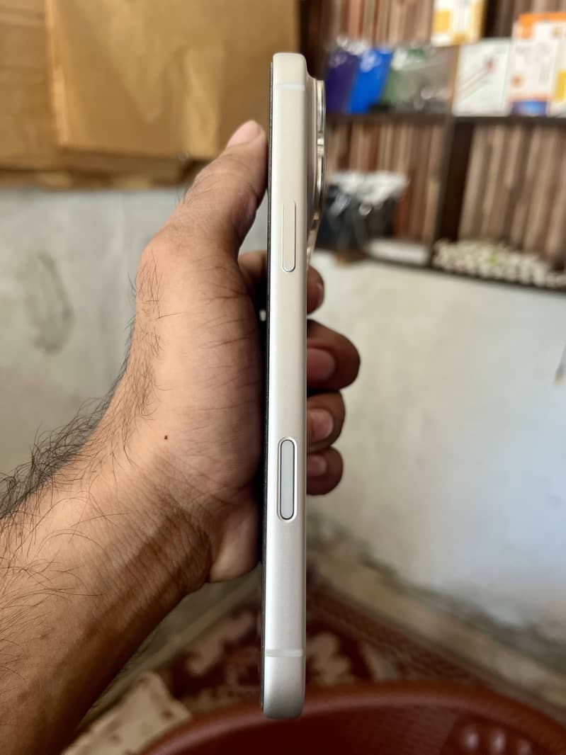 Apple iPhone 17 Pro Max 3