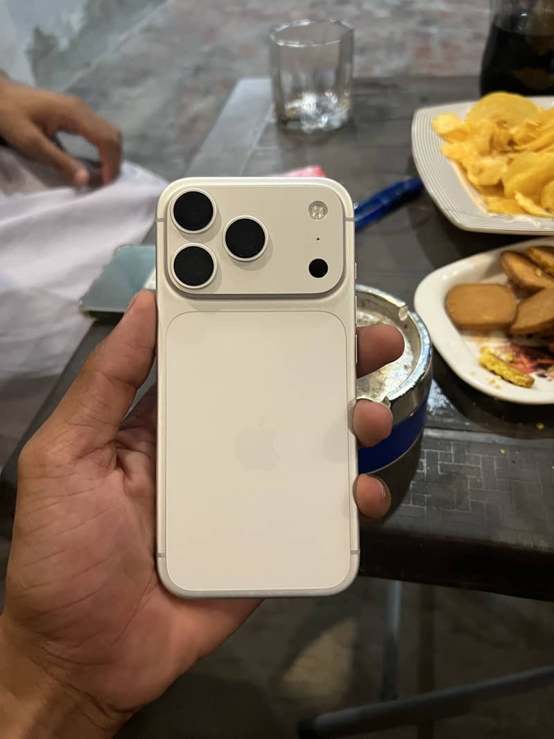 Apple iPhone 17 Pro 0