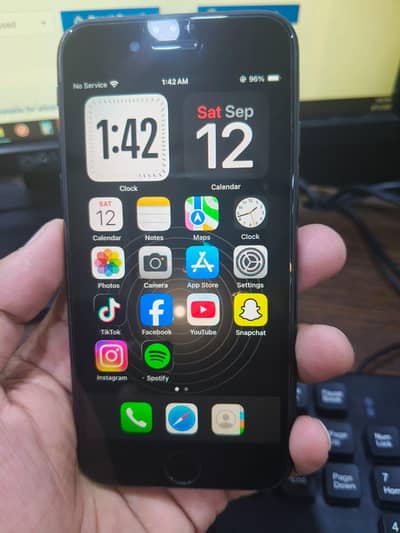 Apple iPhone SE