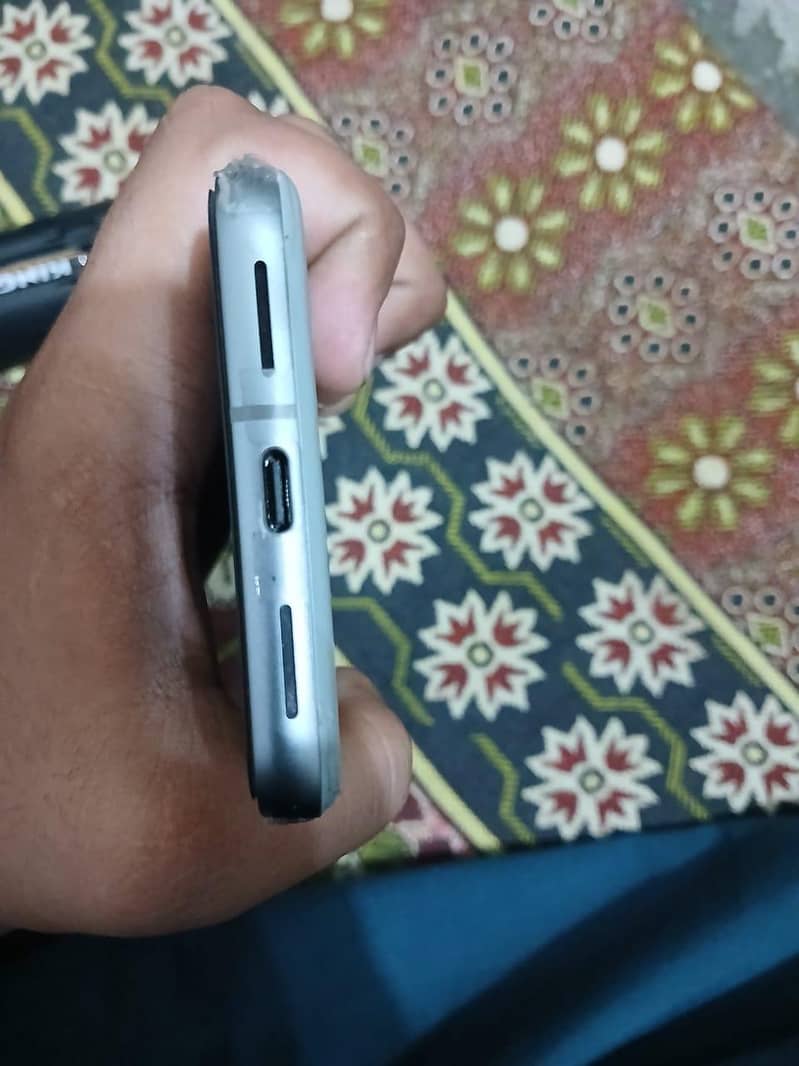 Google Pixel 8 2