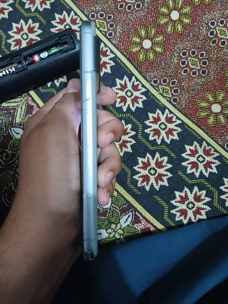 Google Pixel 8 5