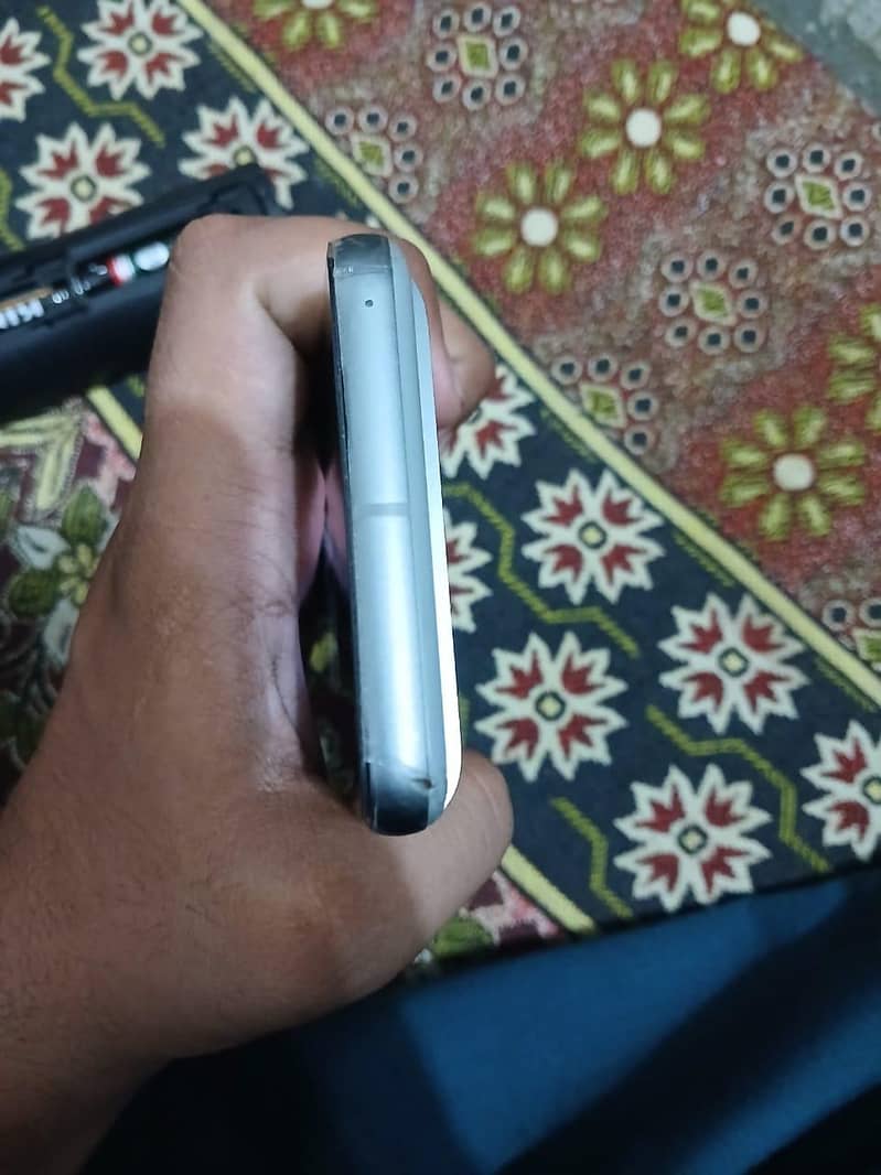 Google Pixel 8 6