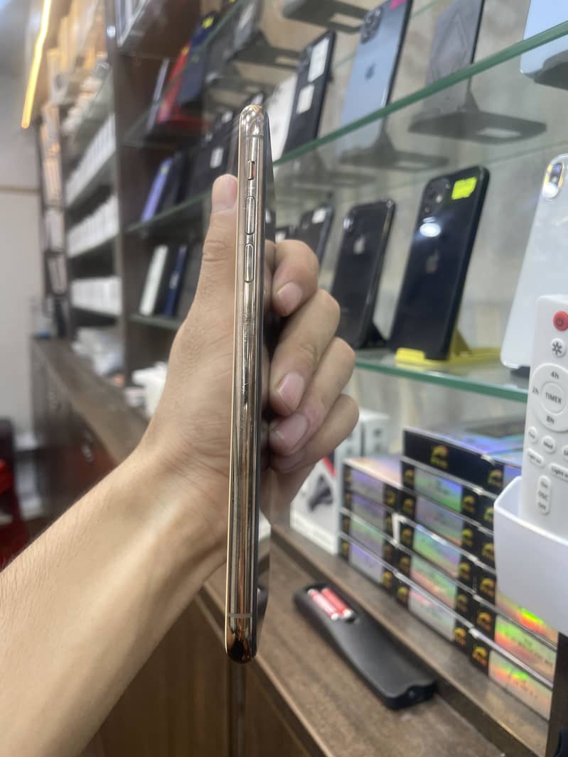 Apple iPhone 11 Pro 0