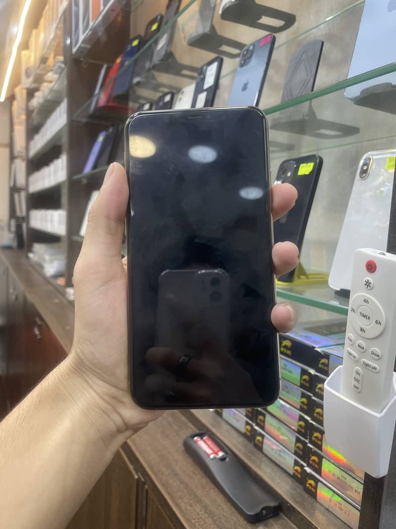 Apple iPhone 11 Pro 2