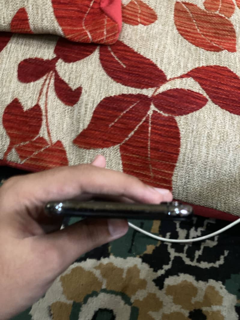 Apple iPhone XS Max 2