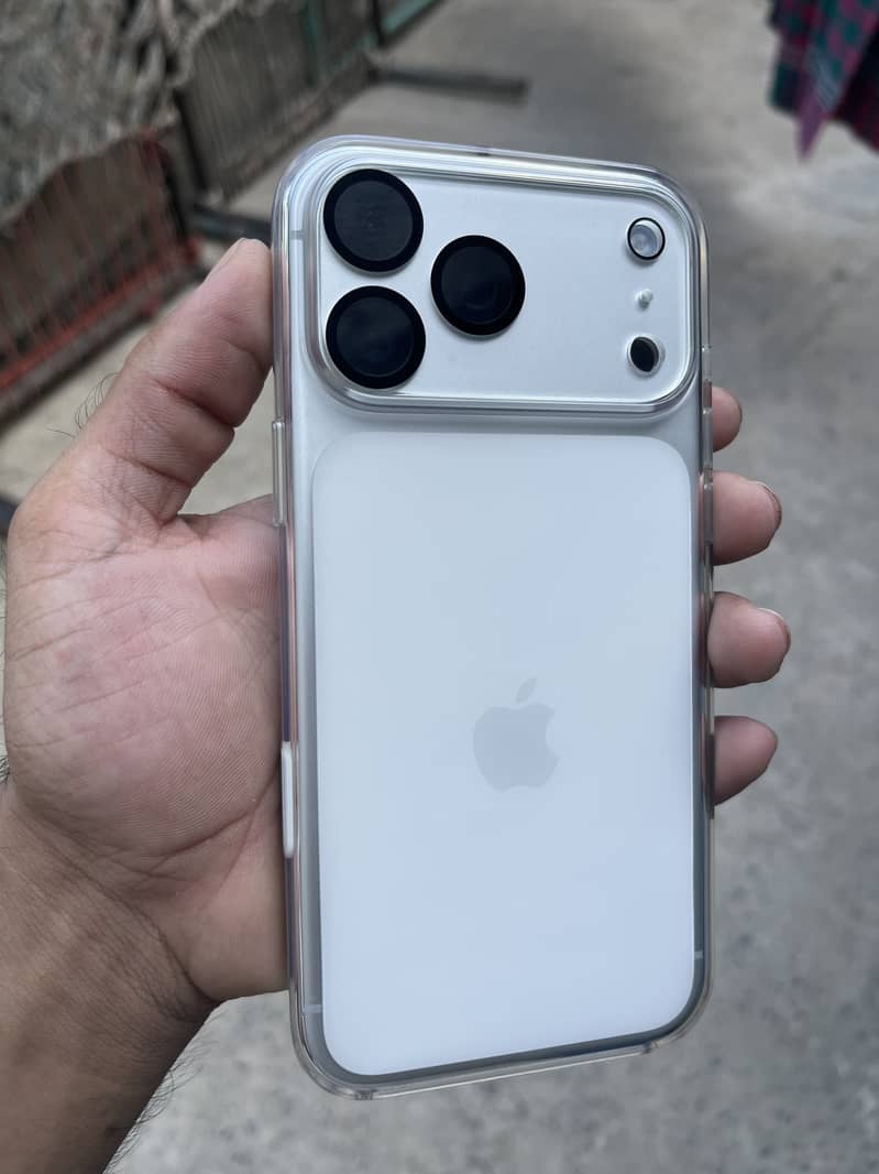 Apple iPhone 17 Pro Max 6