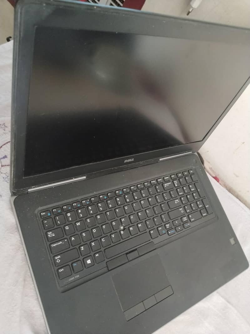 DELL PRECISION 7720 4