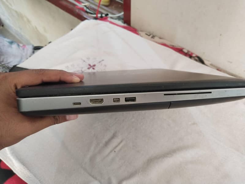 DELL PRECISION 7720 5
