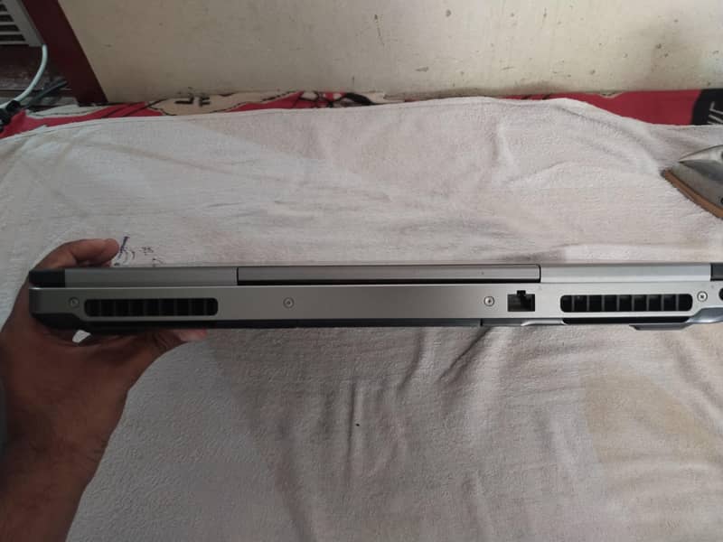 DELL PRECISION 7720 6