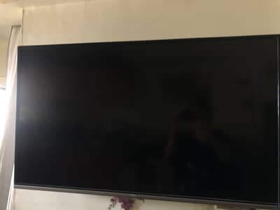 43 Inch 4K UHD Smart LED TV – Used – Excellent Condition