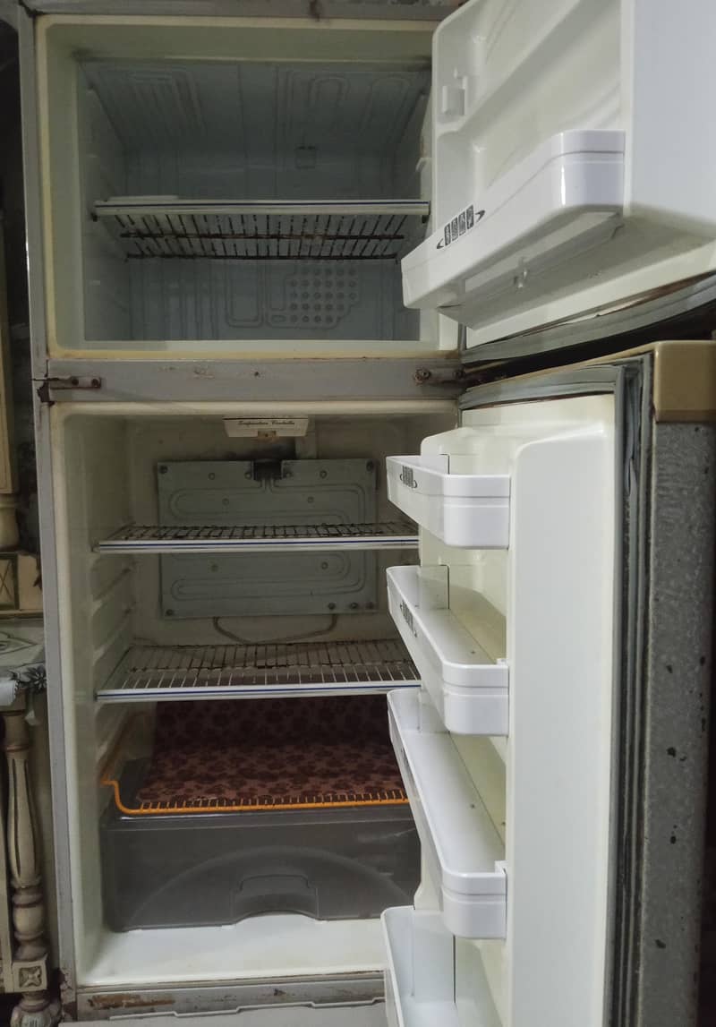 Dawlance refrigerator 1