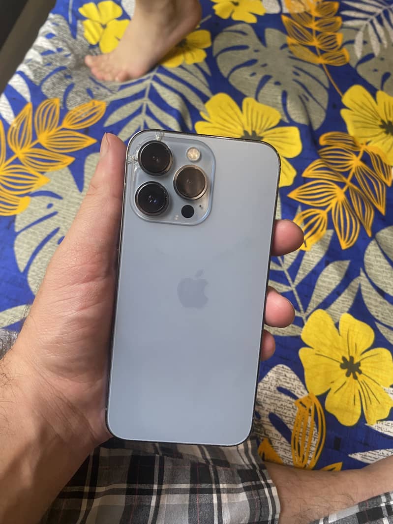 Apple iPhone 13 Pro 4