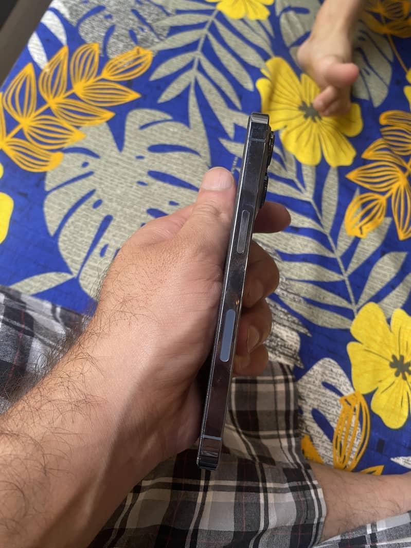 Apple iPhone 13 Pro 6