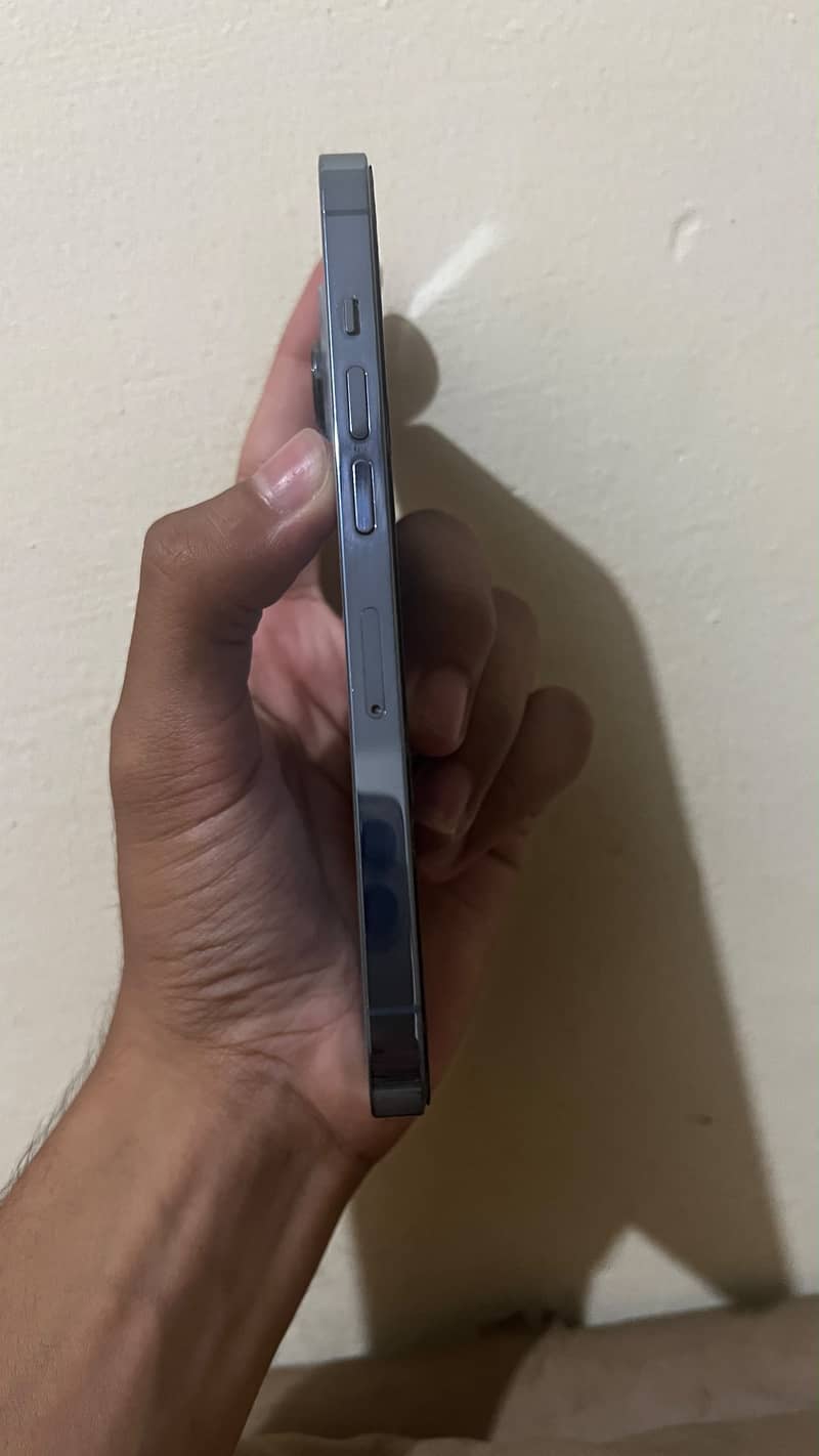 Apple iPhone 13 Pro 2