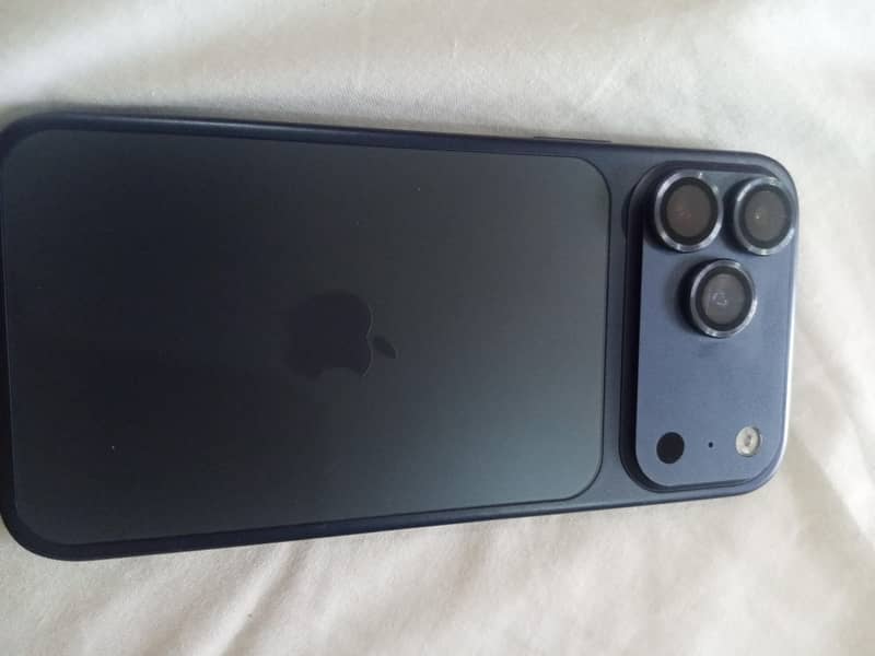 Apple iPhone 17 Pro Max 0