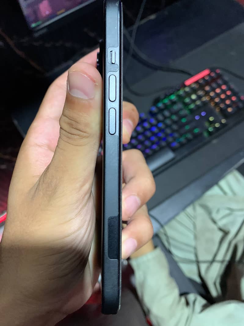 Apple iPhone 15 4
