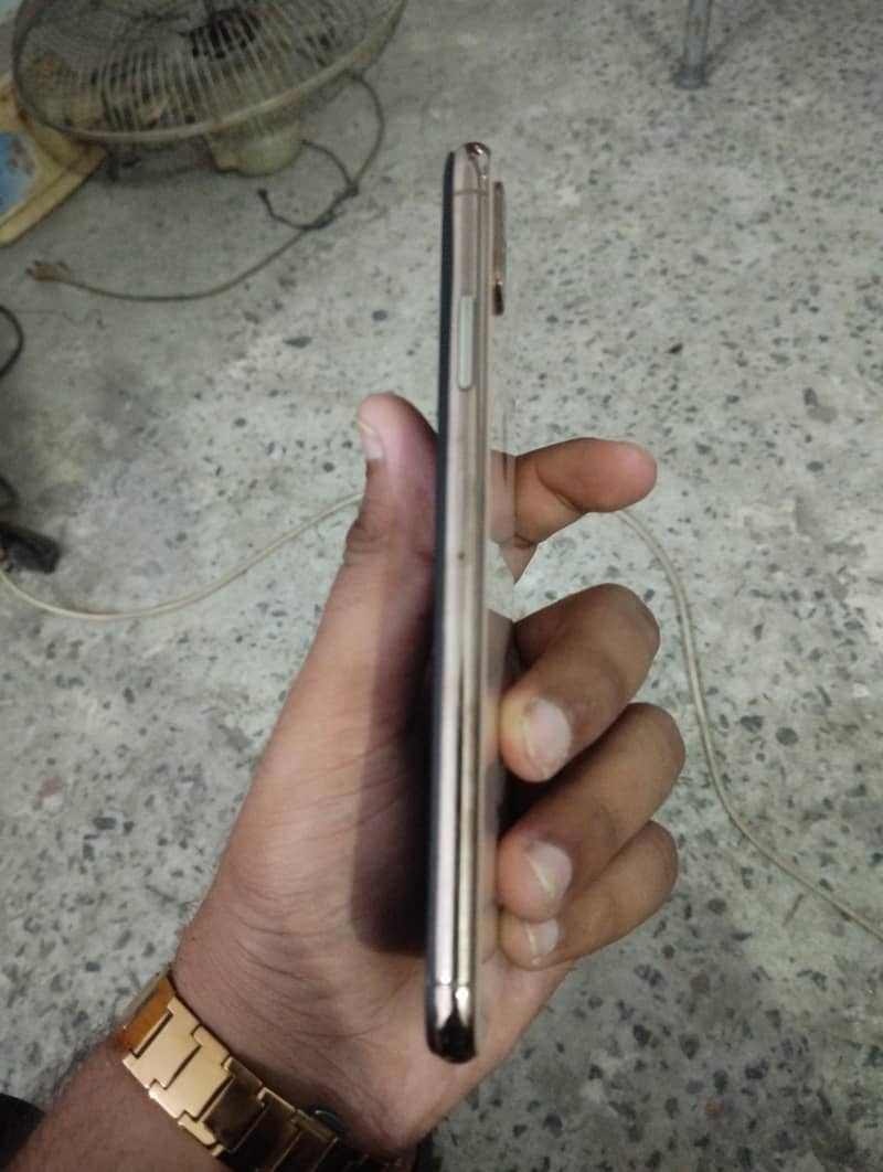 iPhone xs max 1