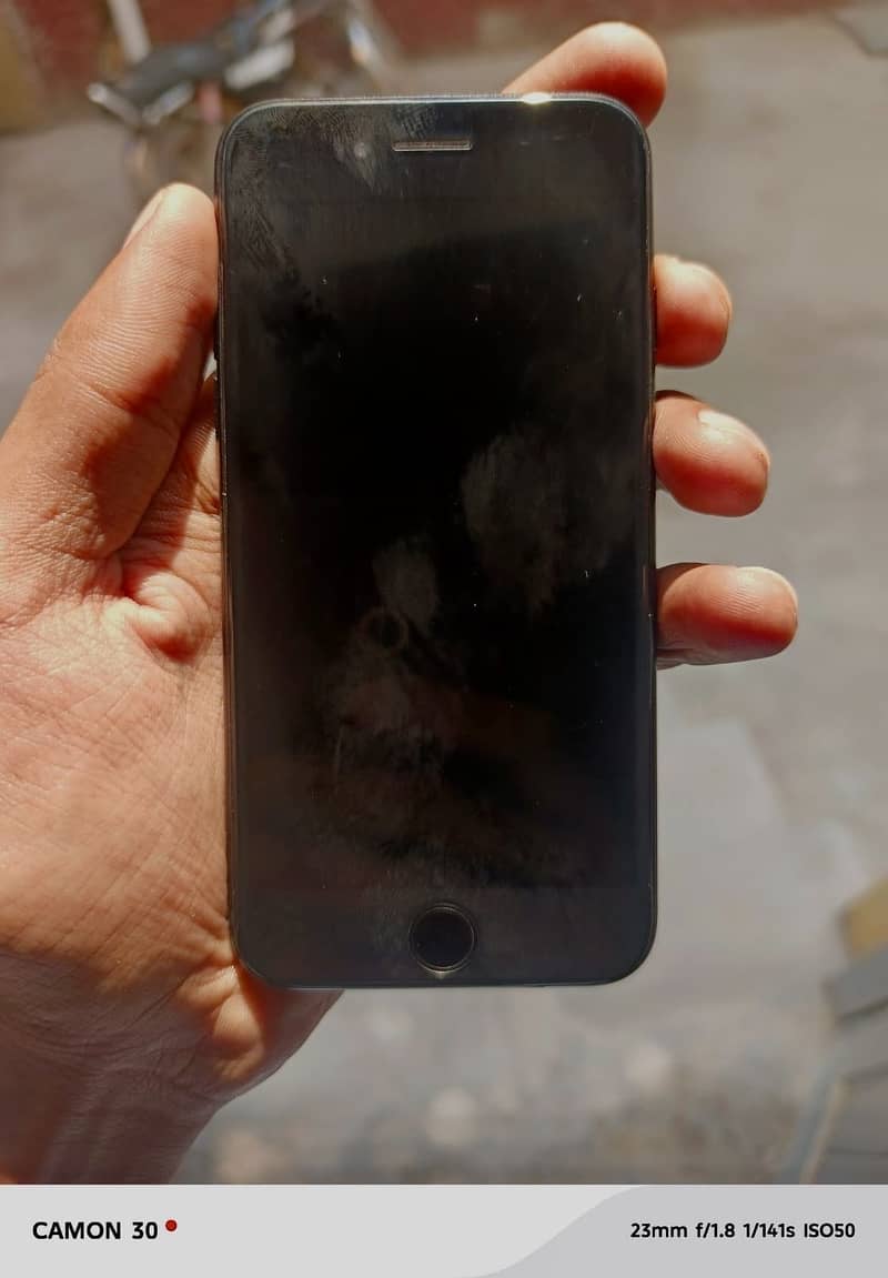 Apple iPhone SE 8