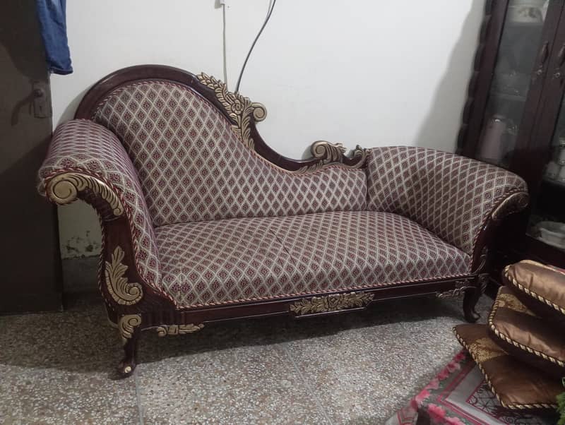 Dewan sofa 0