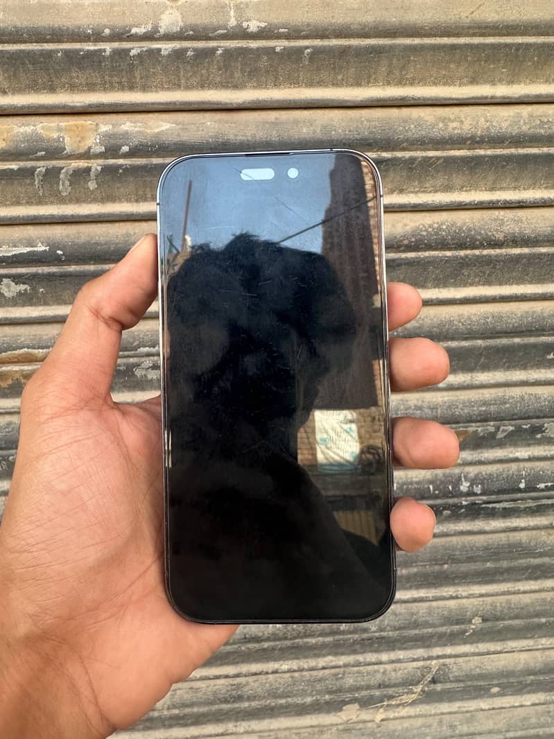 Apple iPhone 14 Pro 1