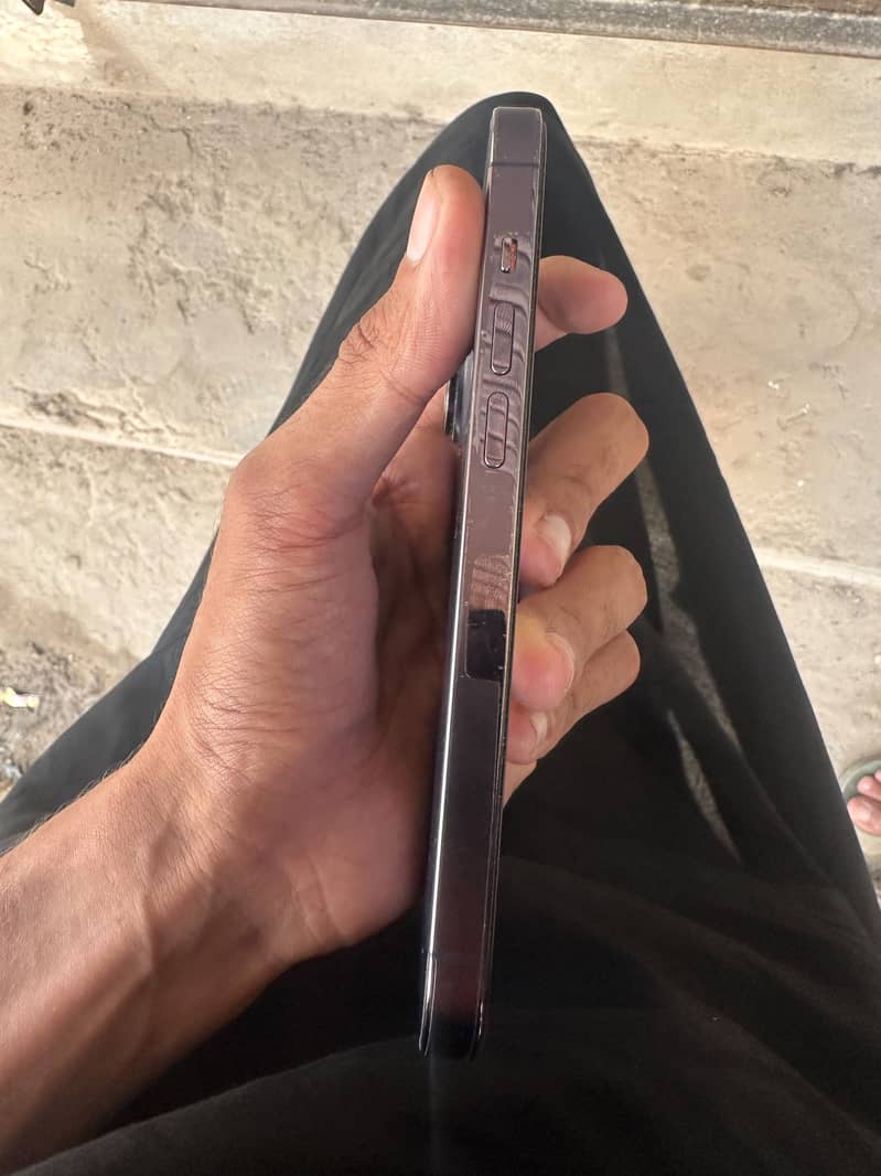 Apple iPhone 14 Pro 2