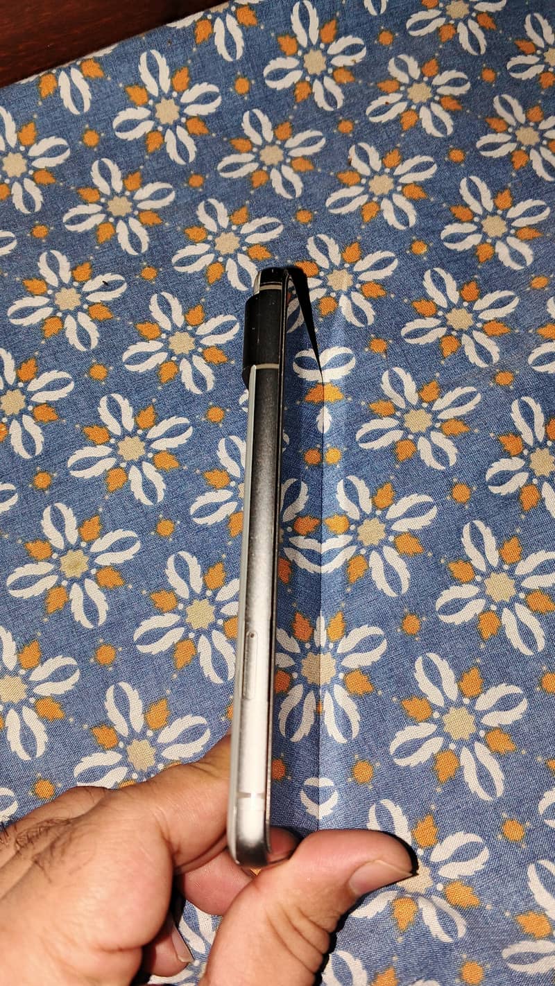 Google Pixel 8 3