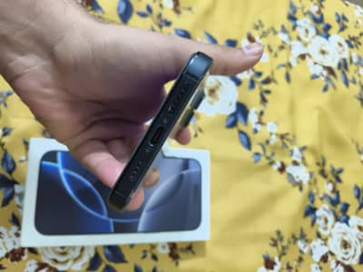 Apple iPhone 16 Pro Max jv