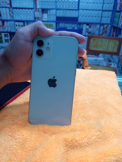 Apple iPhone 12