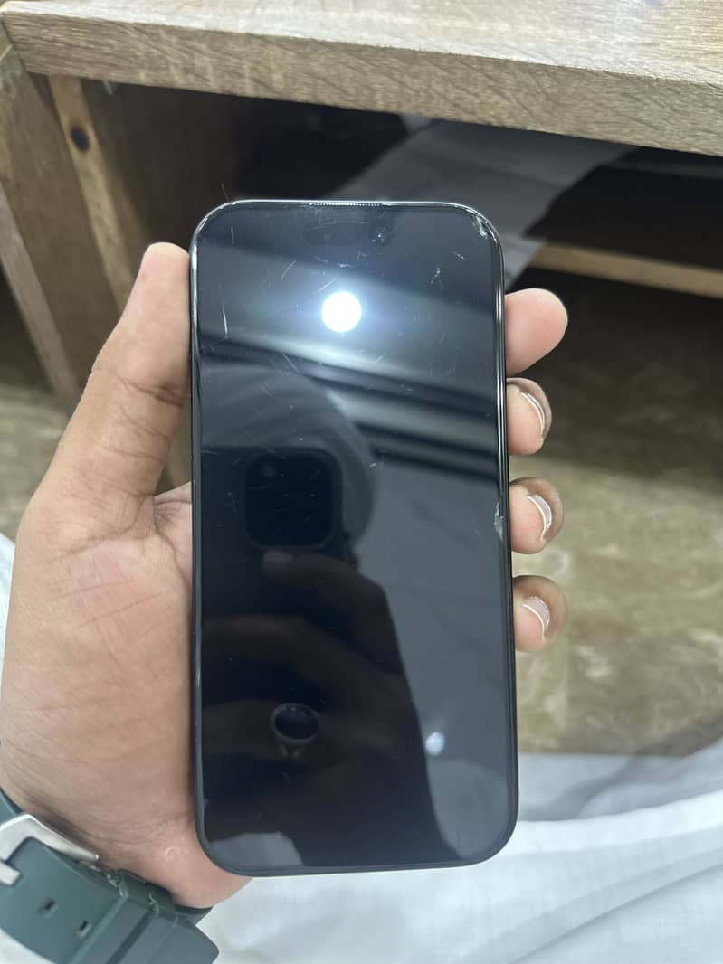 Apple iPhone 16 Pro 2