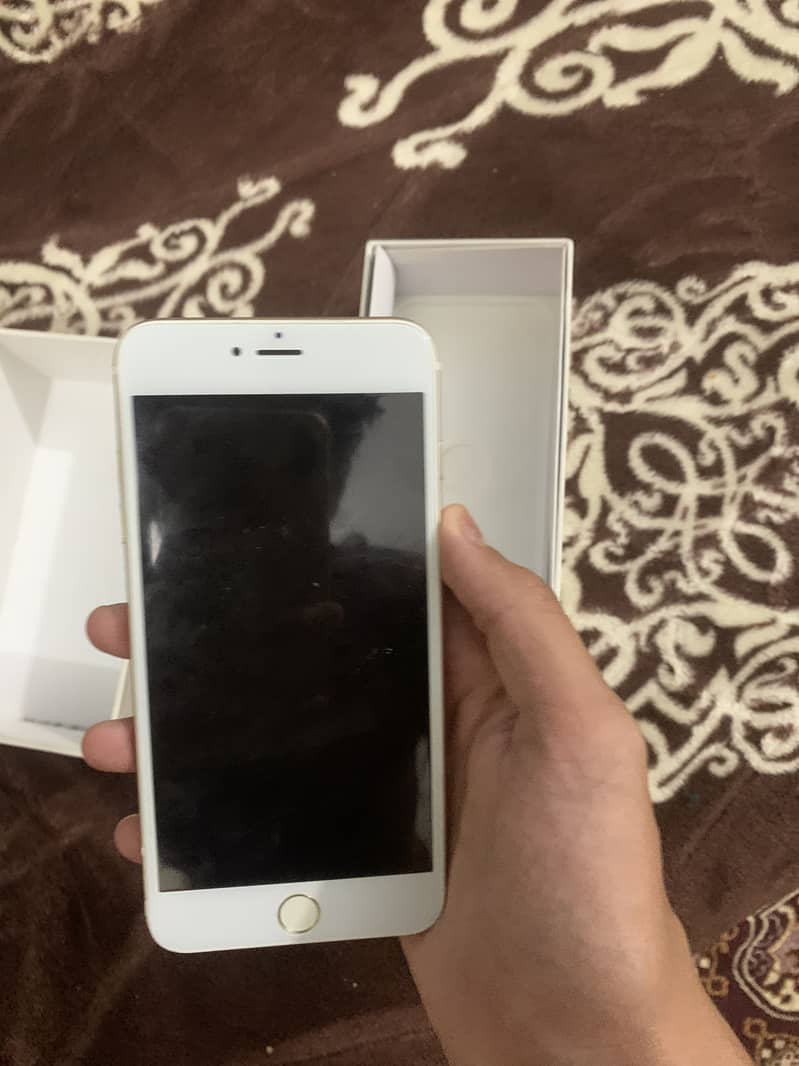 Apple iPhone 6S Plus 4
