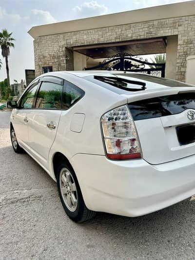 Toyota Prius 2007 Model 2012 Registered Islamabad Number