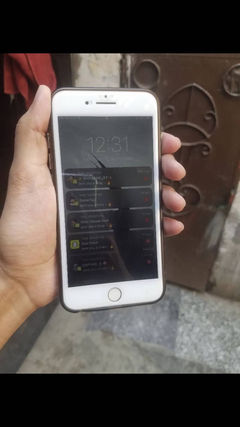Apple iPhone 7 Plus 1