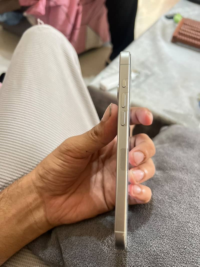 Apple iPhone 15 Pro Max 1