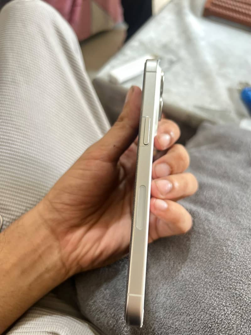 Apple iPhone 15 Pro Max 5
