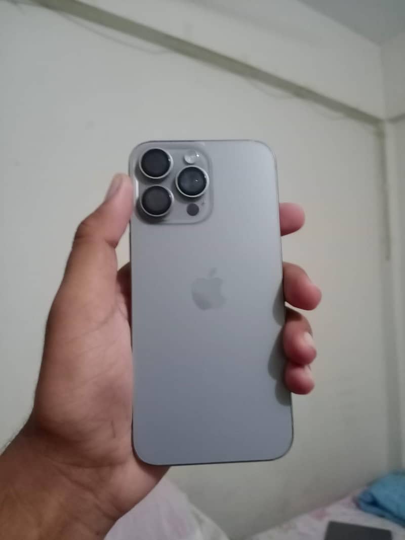 Apple iPhone 15 Pro Max 1