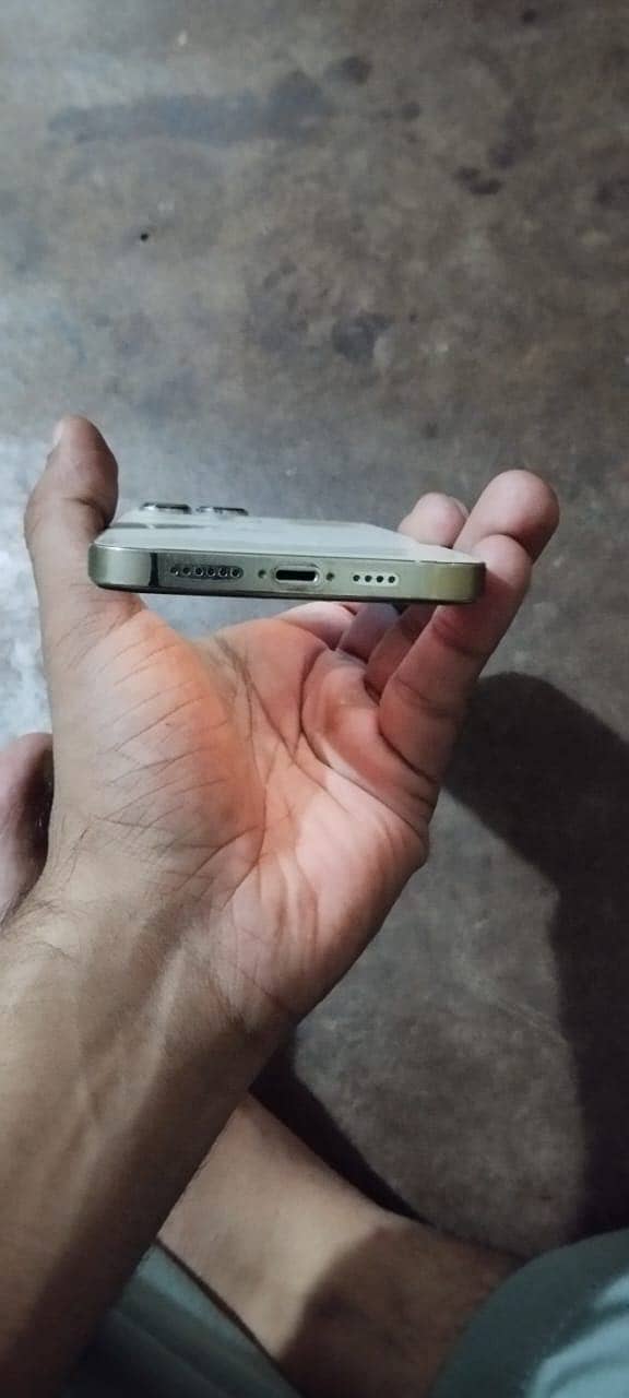 Apple iPhone 13 Pro Max 2