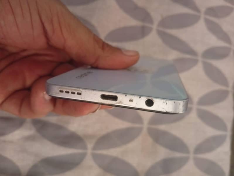 Realme C65 0