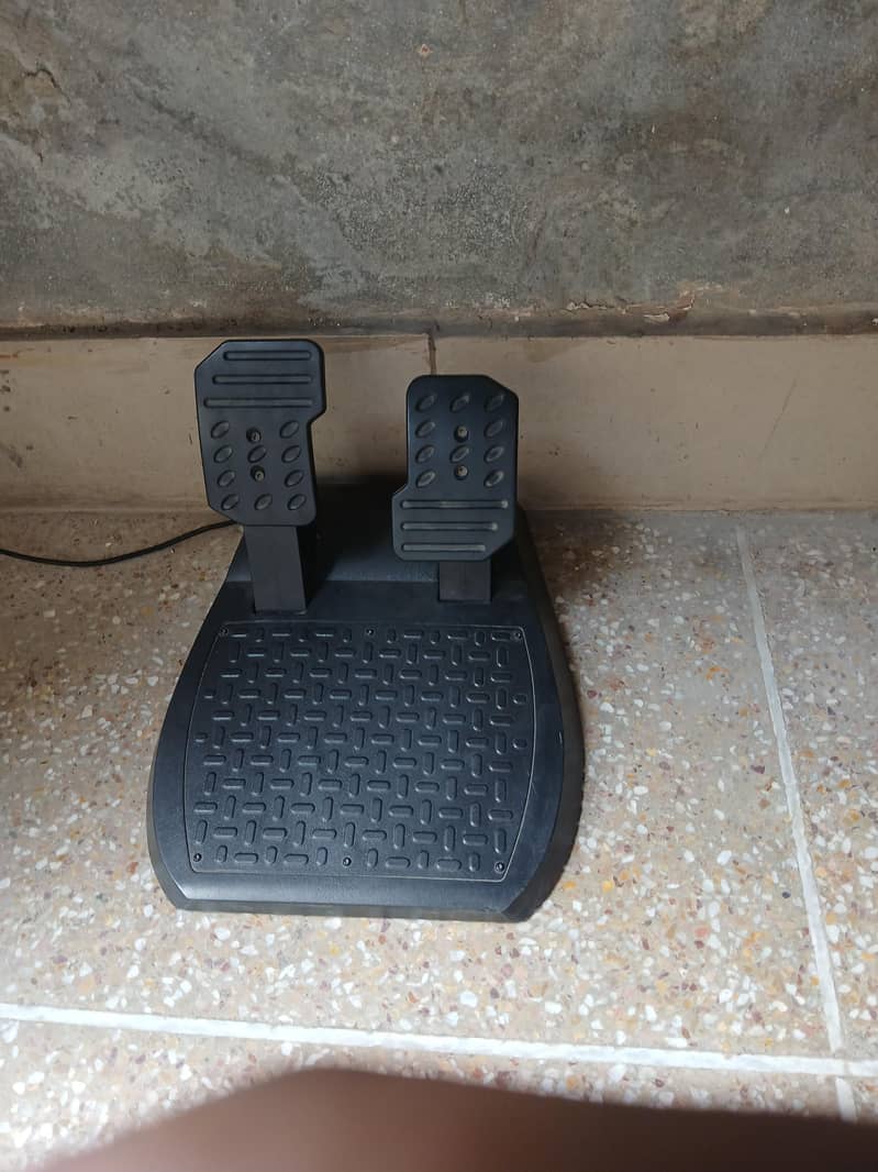 urgent sale thrustmaster t80 1