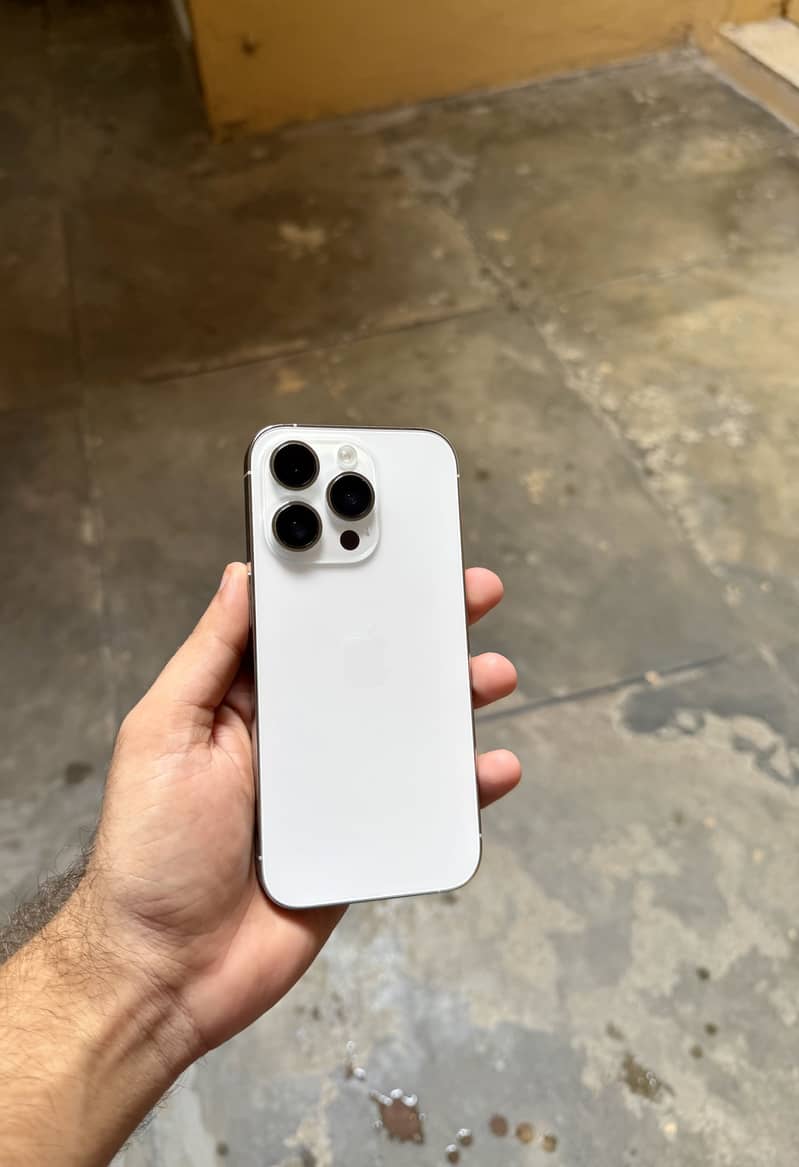 Apple iPhone 14 Pro 4