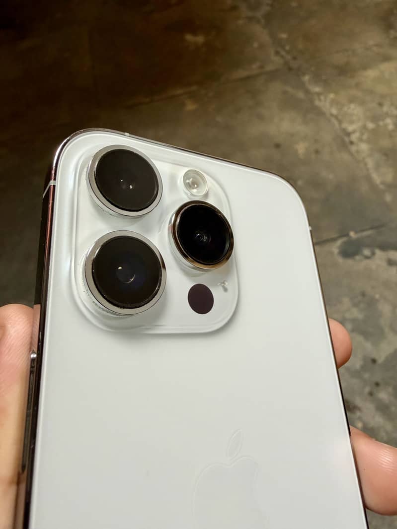Apple iPhone 14 Pro 9
