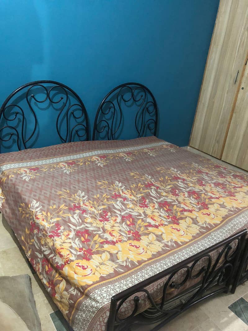 iron bed 2