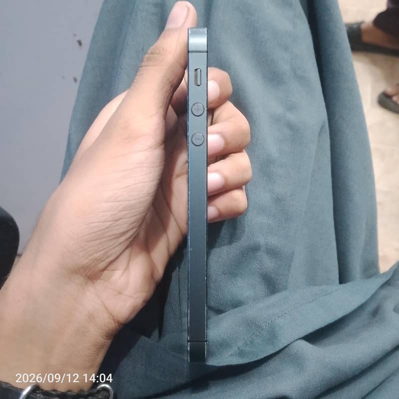 Apple iPhone 5 2