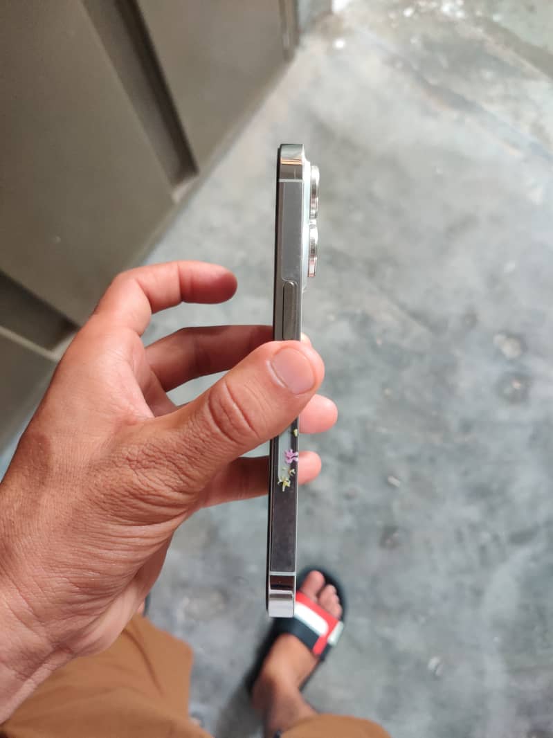 Apple iPhone 14 Pro 3