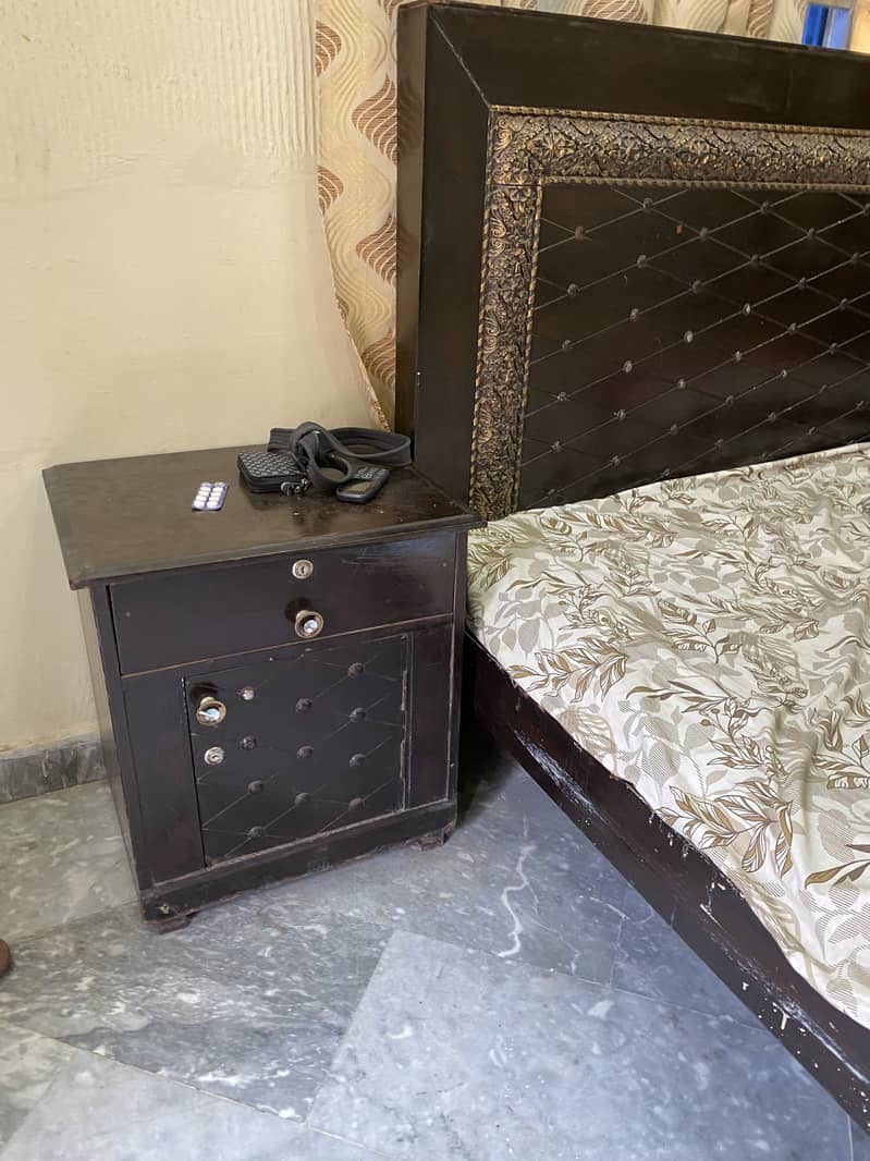 Bed sidetable dressing table 2