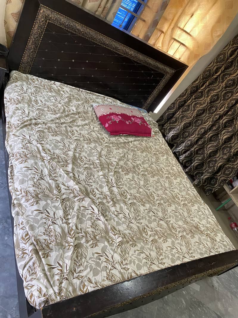 Bed sidetable dressing table 0